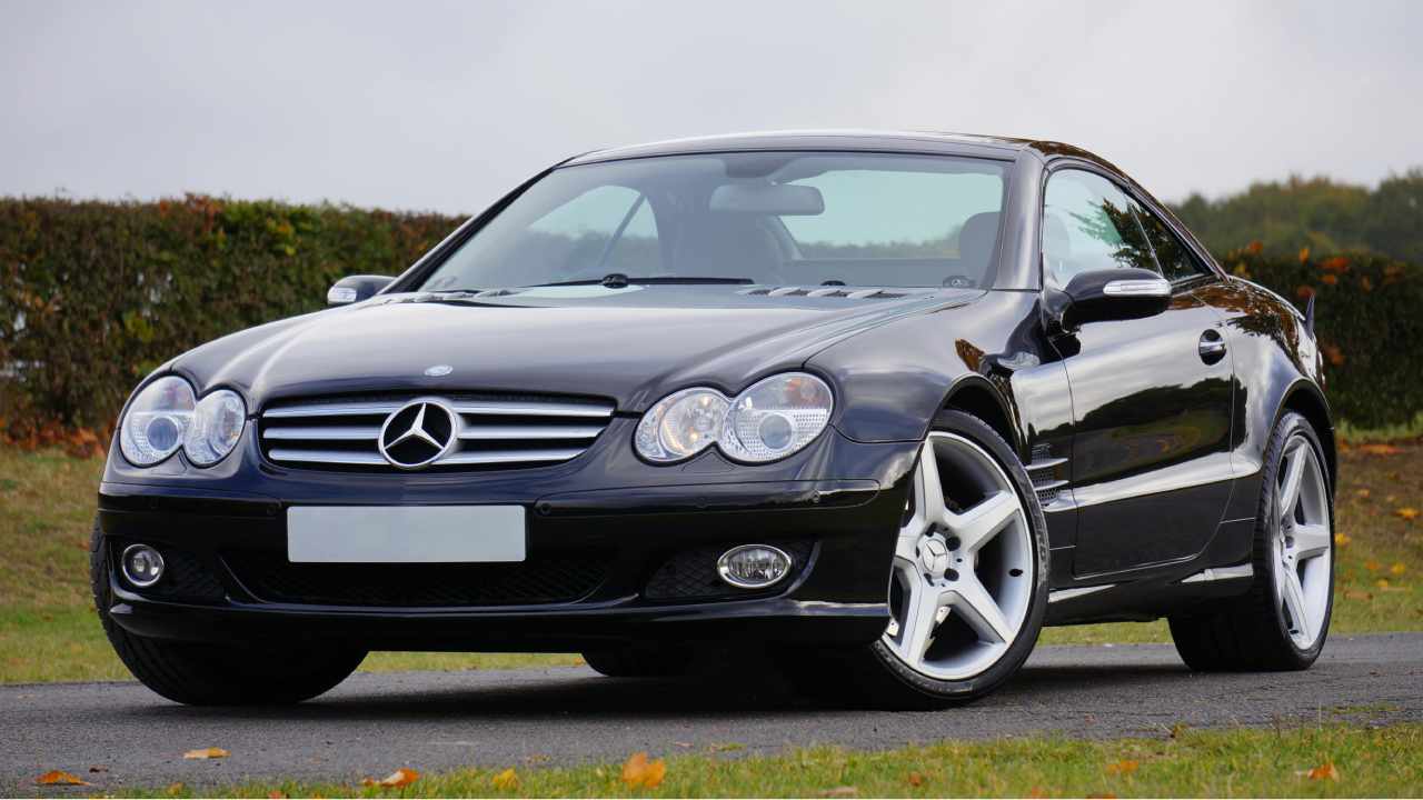 A Beginner’s Guide to Changing Your Car’s Oil at Home
